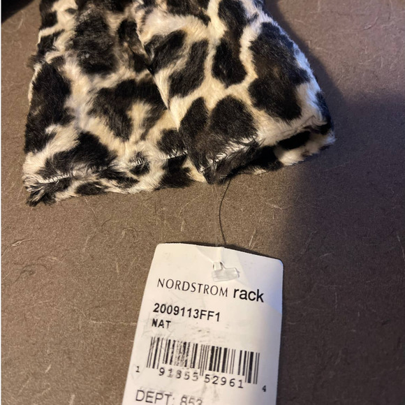 Trina Turk Animal Print Faux Fur 3/4 Sleeve Serpentine Top NWT Size XS - Picture 9 of 9